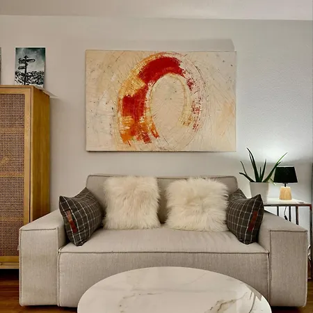 Apartment 1-room - Newly Renovated And